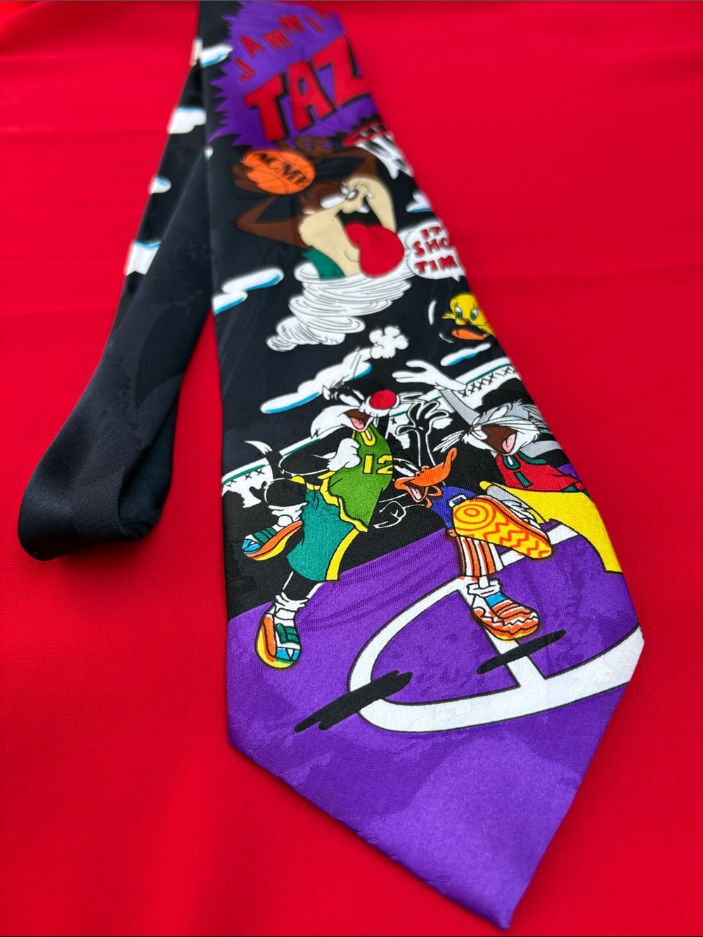 Warner Bros. Looney Tunes vintage Jammin Taz tie!